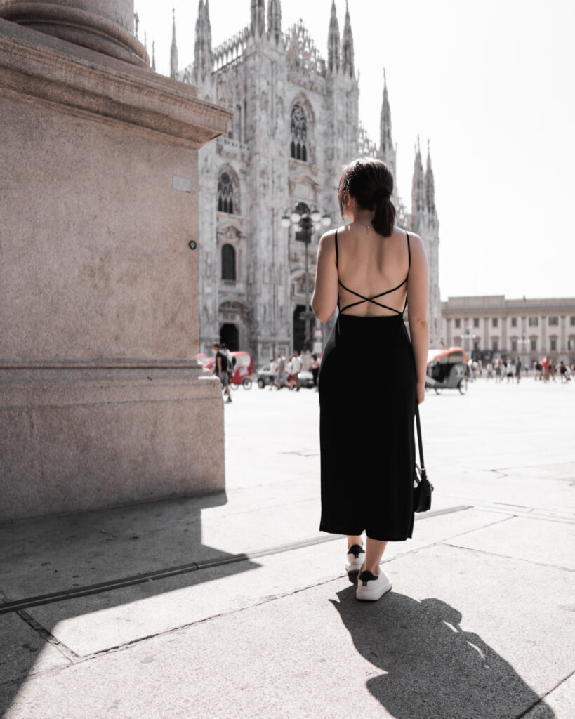 Zdjęcie na tle Duomo di Milano - Najbardziej instagramowe miejsca w Mediolanie
